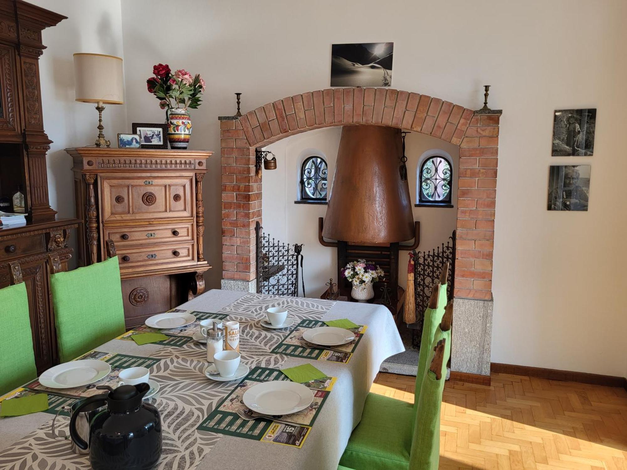 B&B Le Colombine Abbadia Lariana Exteriör bild
